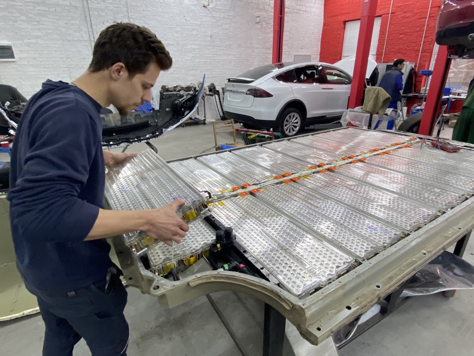 Ремонт батареи Tesla