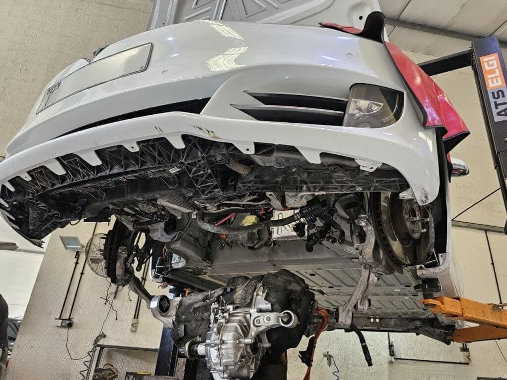 Ремонт мотора и ходовой части Tesla